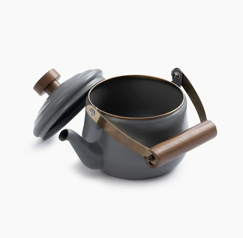 Enamel Teapot 03 Barebones.webp