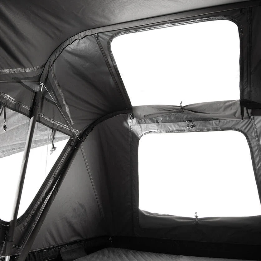 Roof_Space_2_Verdunkelbare_Panoramafenstern.jpg.webp